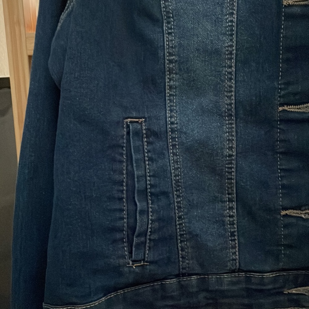 Jean jacket - Picture 4 of 9